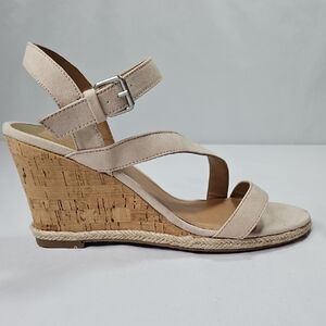 DV by Dolce Vita Pierra Faux Suede Tan Wedge Strappy Sandals Size 10